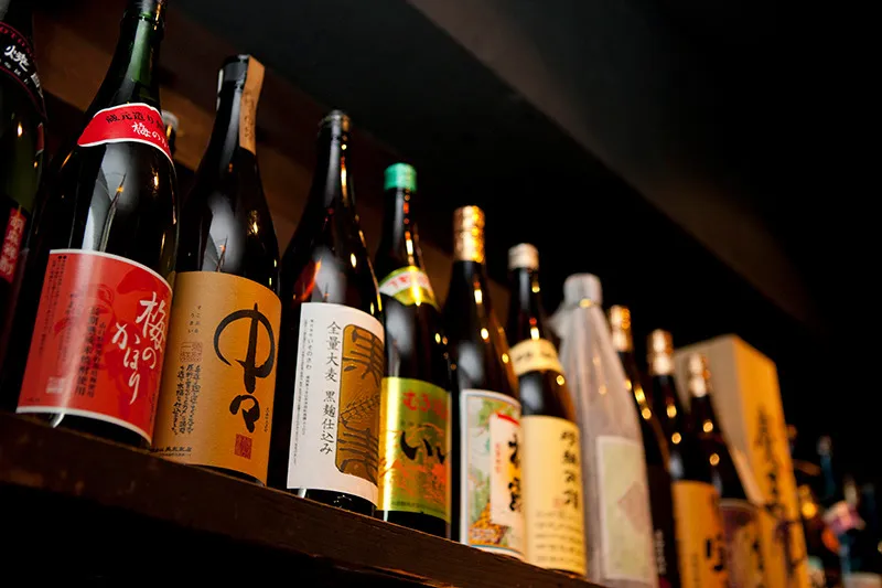 種類豊富なドリンクとお酒に合う料理